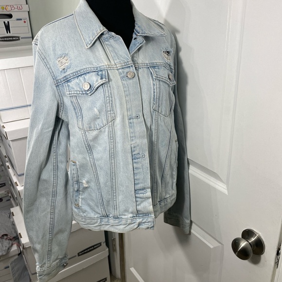 Gap Light Blue Denim Jacket Size Medium CB- - Picture 13 of 14